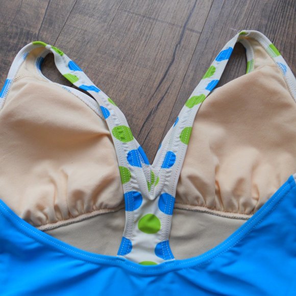 Women's L. Polka Dot Swimsuit & a Matching Cap - Picture 5 of 9